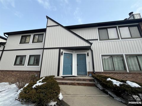 Photo of 1437 John St, Fort Lee, NJ 07024 (MLS # 25025653)