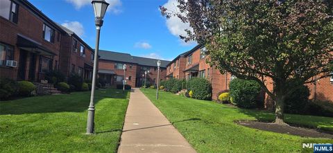 Photo of 2173 N Central Rd #C, Fort Lee, NJ 07024 (MLS # 26001041)