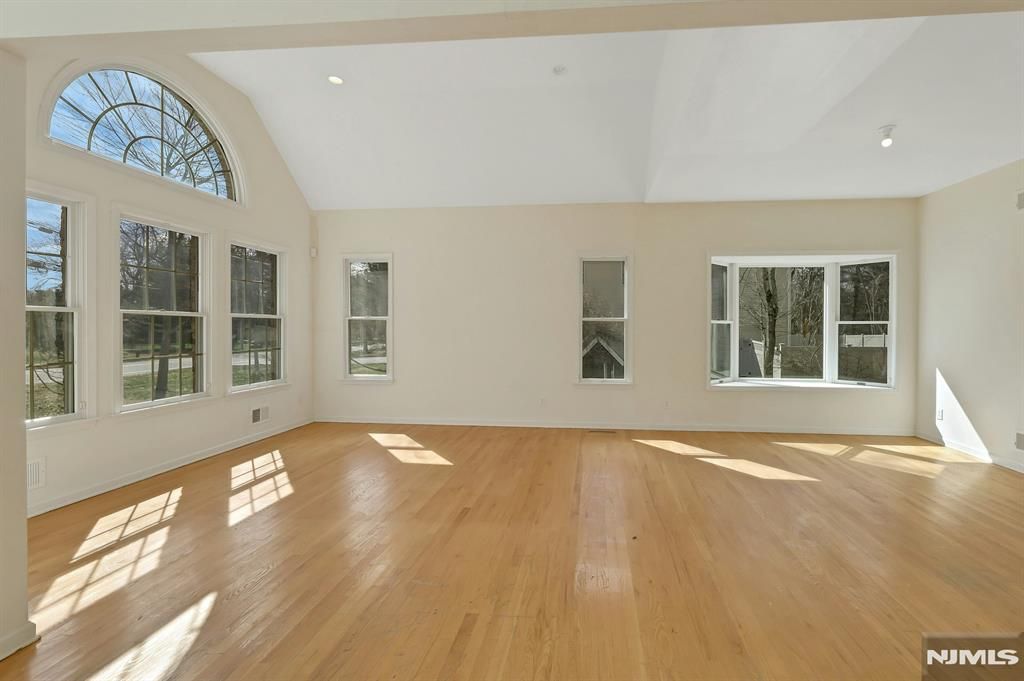 Photo of 62 E Crescent Ave, Mahwah, NJ 07430 (MLS # 26009168)