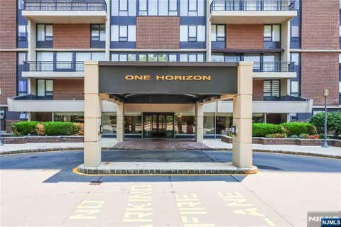 Photo of 1 Horizon Road #1001, Fort Lee, NJ 07024 (MLS # 26024972)
