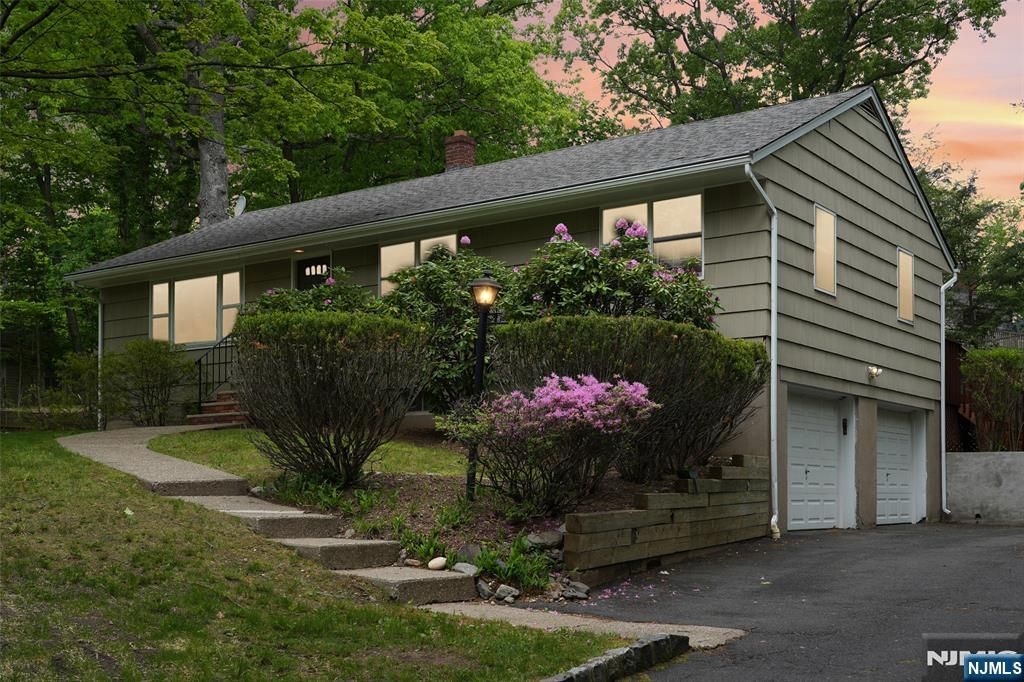 Photo of 900 Hillsdale Avenue, Hillsdale, NJ 07642 (MLS # 26017805)
