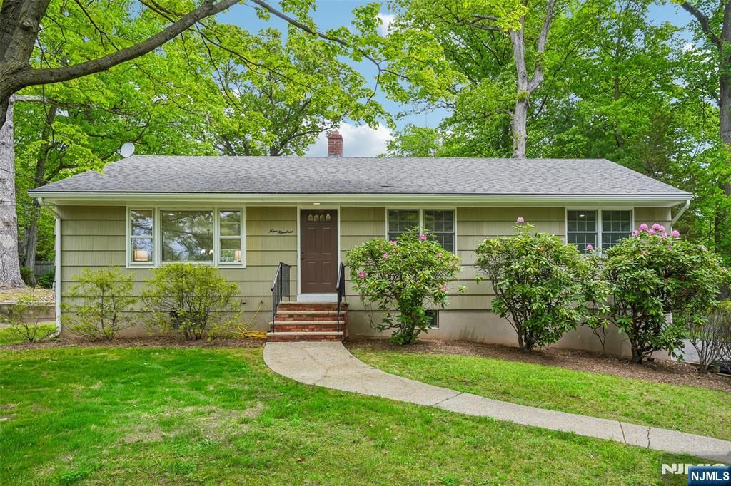Photo of 900 Hillsdale Avenue, Hillsdale, NJ 07642 (MLS # 26017805)