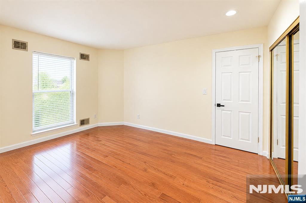 252 Village Circle Drive 1121
