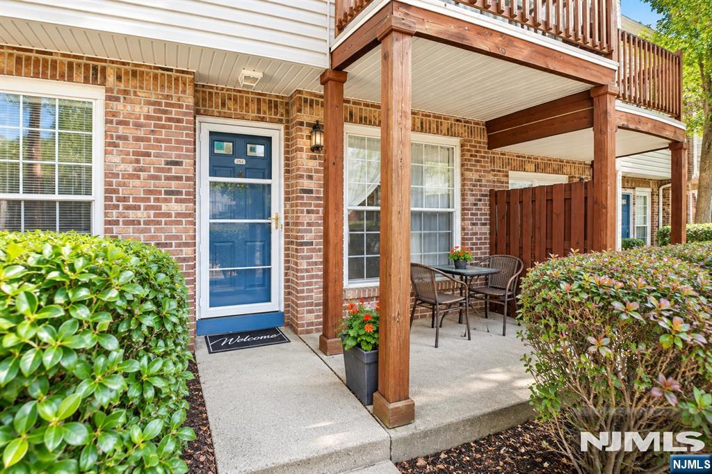 252 Village Circle Drive 1121