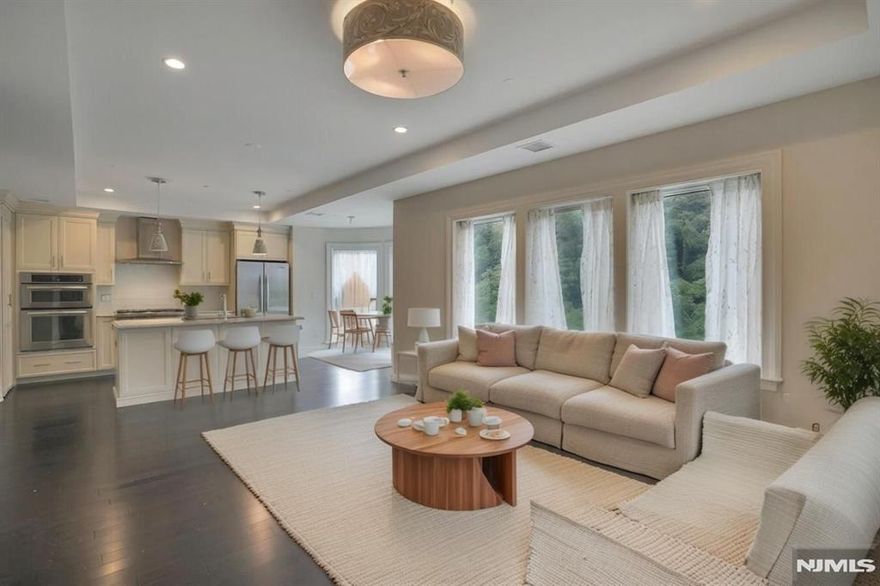 Live amongst high standards in this opulent 1 Bedroom / 1.5 Bathroom Penthouse Suite at the prestigious Henley on Hudson. Spanning 875 sq. ft., this stunning residence showcases top-of-the-line finishes, bay windows that flood the home with natural light, a gourmet kitchen with stainless steel appliances, and gleaming hardwood floors throughout. The spacious primary suite features a walk-in closet and a spa-like ensuite bathroom with a double vanity, soaking tub, and stand-up shower. Additional highlights include in-unit washer/dryer, half bath, and dedicated parking. Experience resort-style amenities including a concierge, two fitness centers, pool, children playroom, cinema room, and sauna all while enjoying easy access to NYC transportation via Ferry Buys or NJ Transit. Henley on Hudson offers the perfect blend of private suburban tranquility and sophisticated city living.