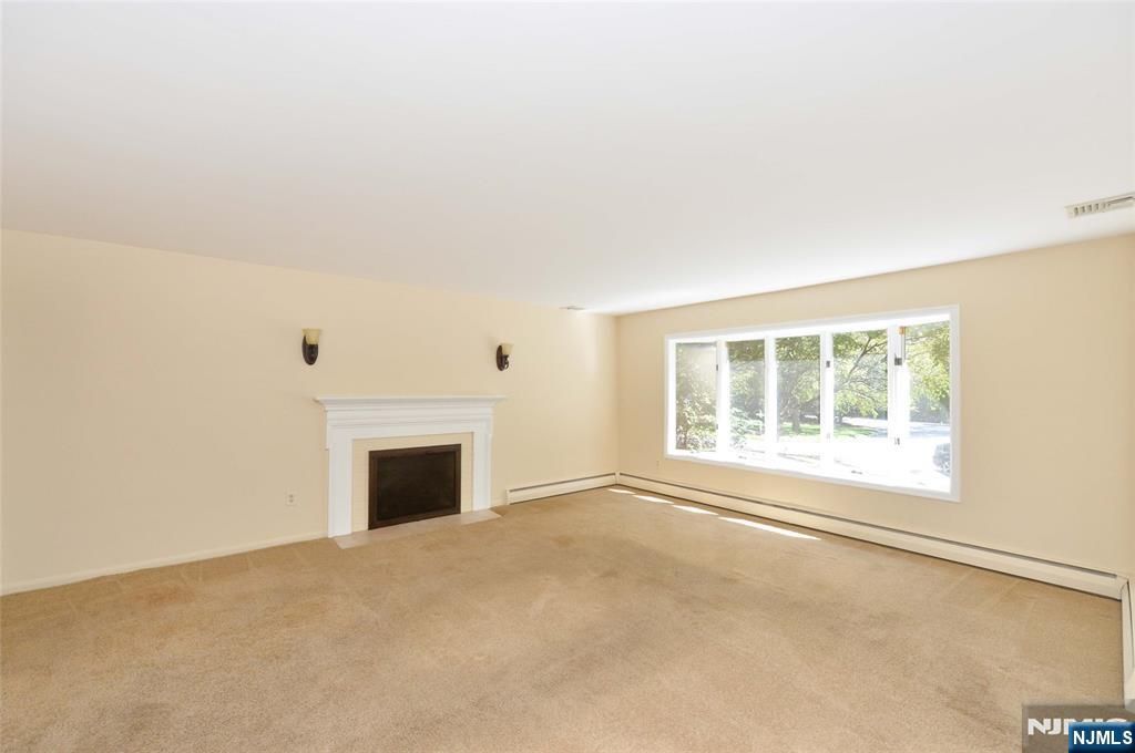 Photo of 7 Ferris Court, Ho-Ho-Kus, NJ 07423 (MLS # 25036615)
