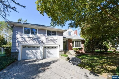 7 Ferris Court Ho-Ho-Kus NJ 07423