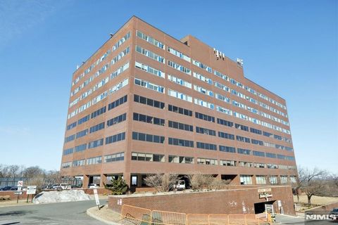 Photo of 2 Executive Dr #821, Fort Lee, NJ 07024 (MLS # 26005042)