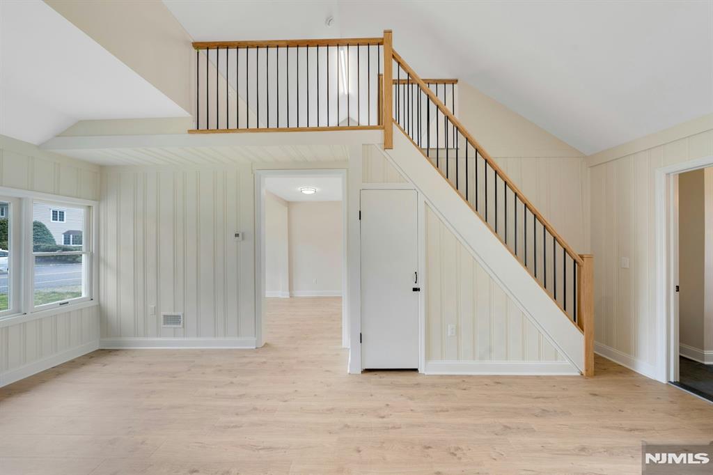 38 Lakeview Avenue