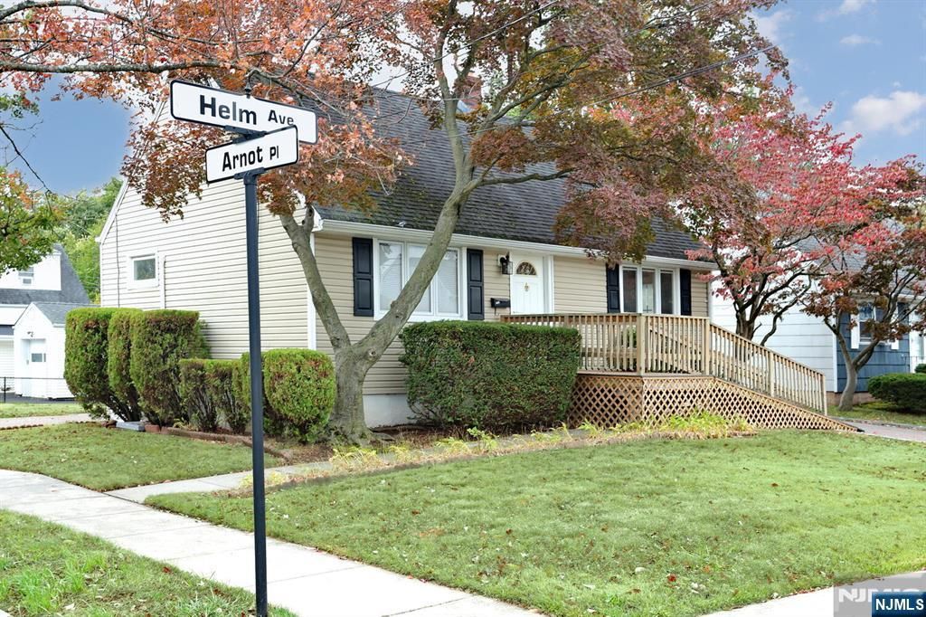 Photo of 152 Helm Avenue, Wood Ridge, NJ 07075 (MLS # 25036996)