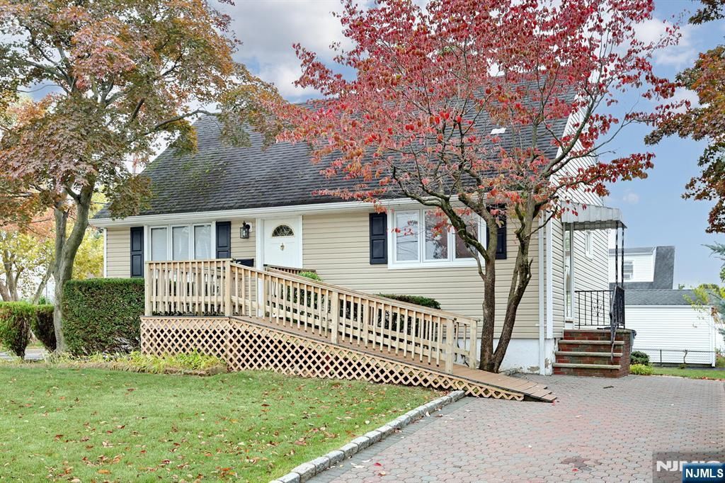 Photo of 152 Helm Avenue, Wood Ridge, NJ 07075 (MLS # 25036996)