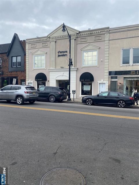 Photo of 733 Anderson Ave #3, Cliffside Park, NJ 07010 (MLS # 26011174)