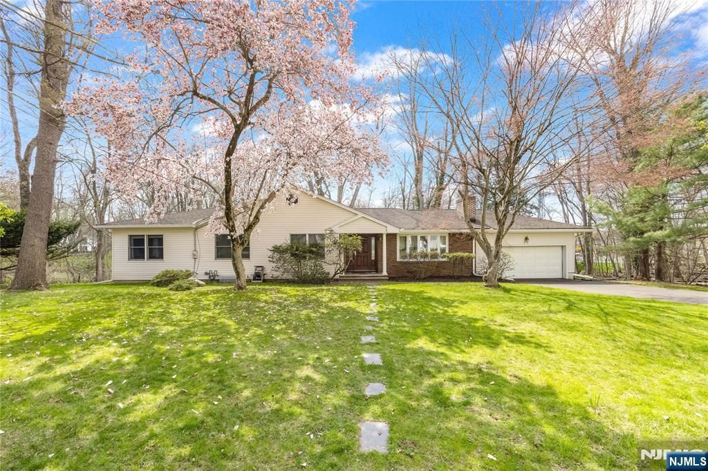 Photo of 11 Sunset Road, Demarest, NJ 07627 (MLS # 26010679)