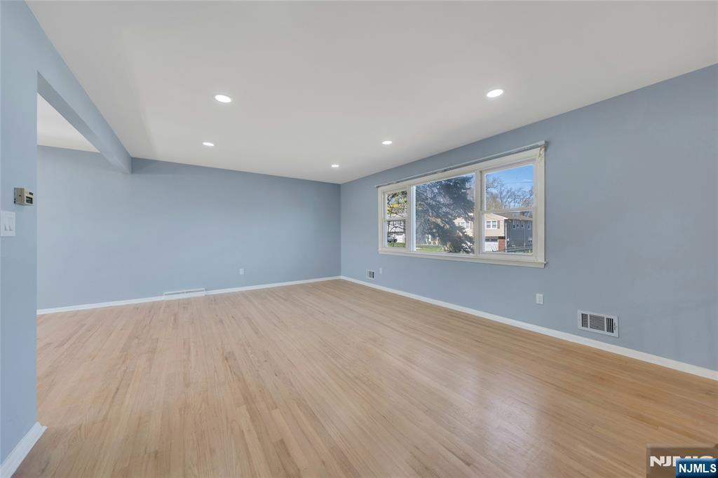 162 Grove Avenue