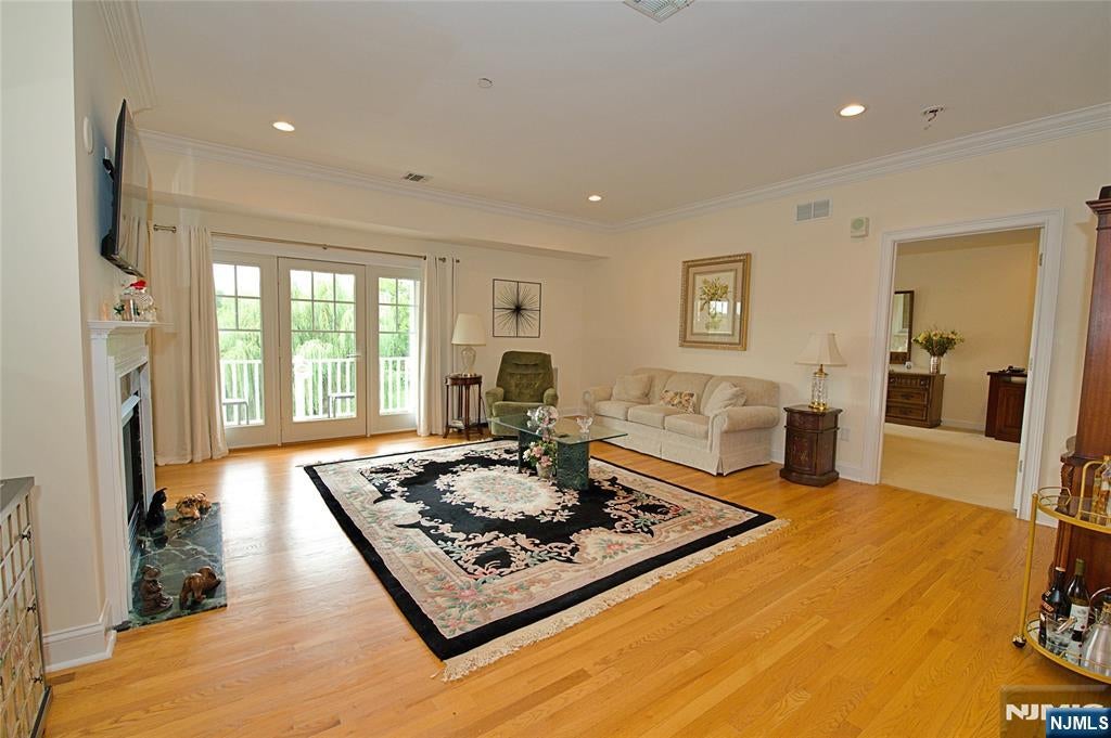 5 Tenakill Park E 317