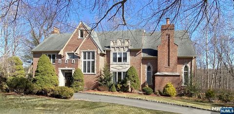 14 Forest Ridge Road, Upper Saddle River, NJ 07458 - MLS#: 25004833