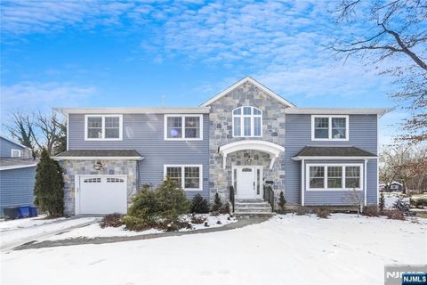 Photo of 175 Valley Road, River Edge, NJ 07661 (MLS # 26002677)