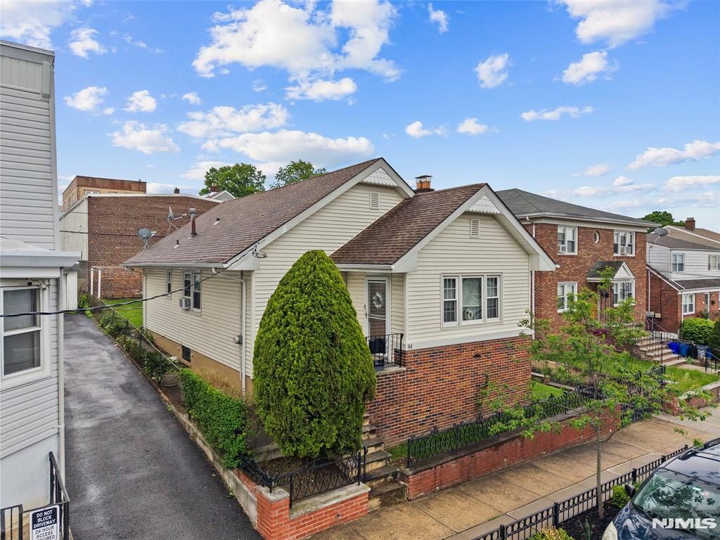 Photo of 94 Maple ST, Kearny, NJ 07032 (MLS # 26016404)