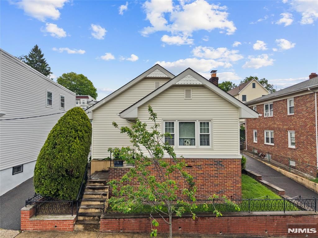 Photo of 94 Maple ST, Kearny, NJ 07032 (MLS # 26016404)