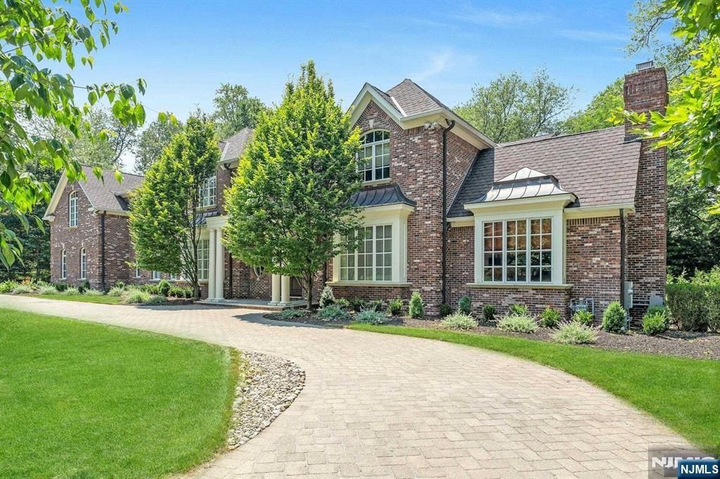 Photo of 356 Indian Trail Drive, Franklin Lakes, NJ 07417 (MLS # 25020969)