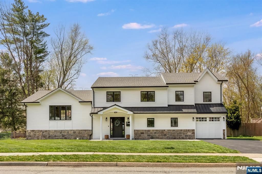 Photo of 59 Laauwe Avenue, Wayne, NJ 07470 (MLS # 26013052)