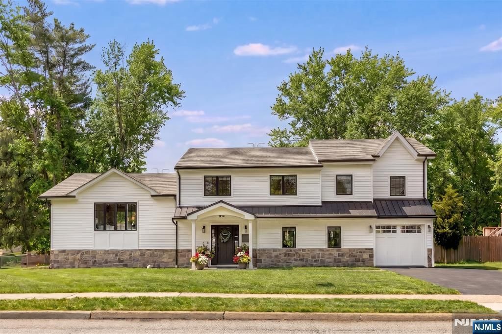 Photo of 59 Laauwe Avenue, Wayne, NJ 07470 (MLS # 26013052)