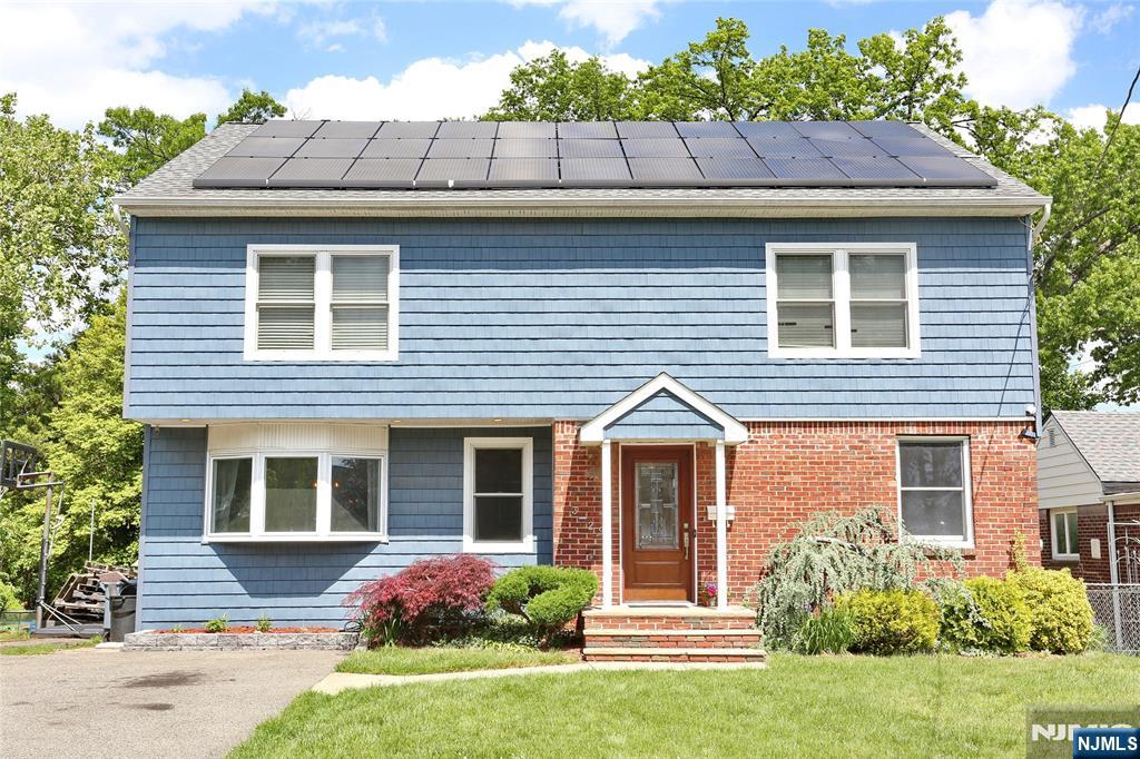 Property for Sale at 329 17th Street, Fair Lawn, New Jersey - Bedrooms: 4 
Bathrooms: 4 
Rooms: 12  - $875,000