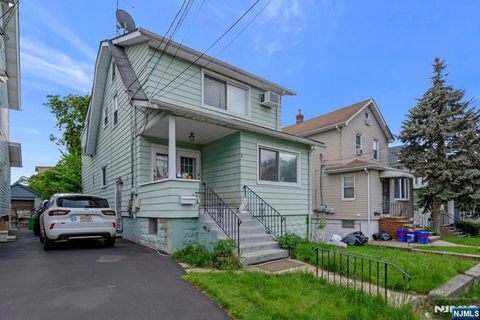 542 3rd Avenue Lyndhurst NJ 07071