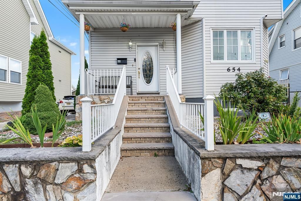 Photo of 656 Devon Street, Kearny, NJ 07032 (MLS # 26013373)