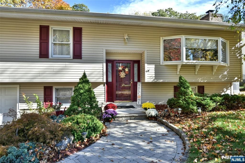 Photo of 24 Lozier Court, West Milford, NJ 07480 (MLS # 25036810)