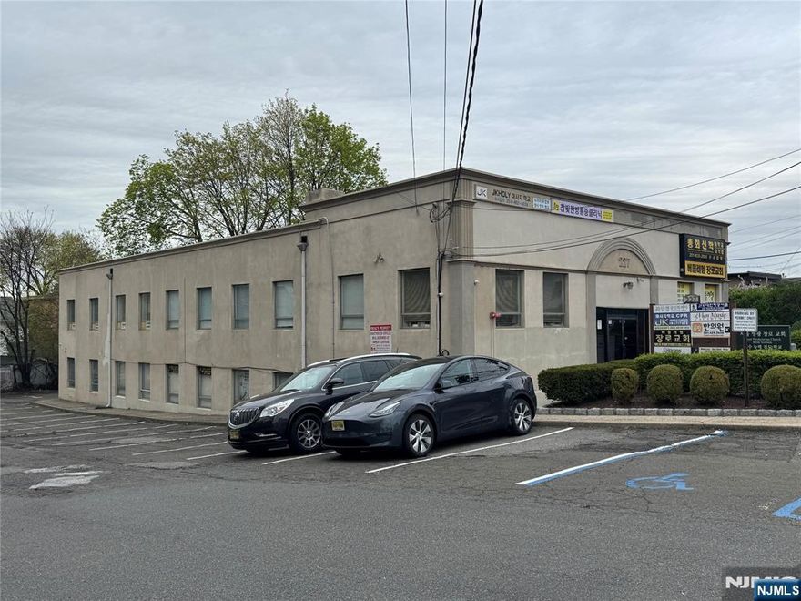 Renovated and move-in ready prime location office space in Palisades Park. 300 sq ft office with all utilities included and copious amounts of parking space for employees and customers. Available ASAP.