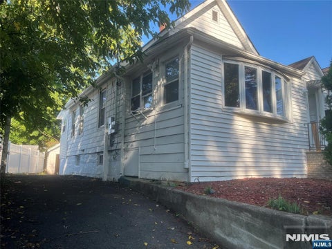 Photo of 51 Grove ST, Bogota, NJ 07603 (MLS # 26040570)