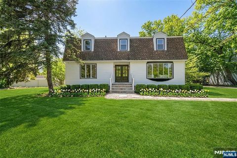 Photo of 183 Wyckoff Avenue, Wyckoff, NJ 07481 (MLS # 26012871)