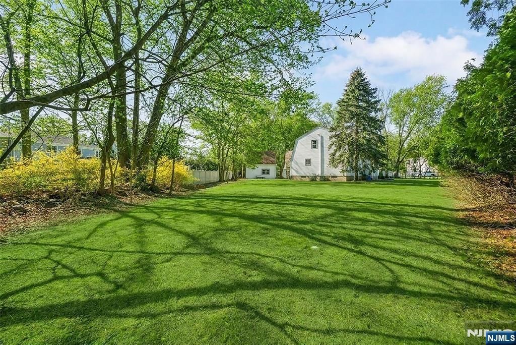 Photo of 183 Wyckoff Avenue, Wyckoff, NJ 07481 (MLS # 26012871)