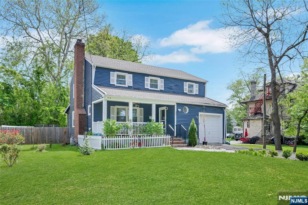 981 Carnegie Avenue, Plainfield, New Jersey - 5 Bedrooms  
2 Bathrooms  
10 Rooms - 