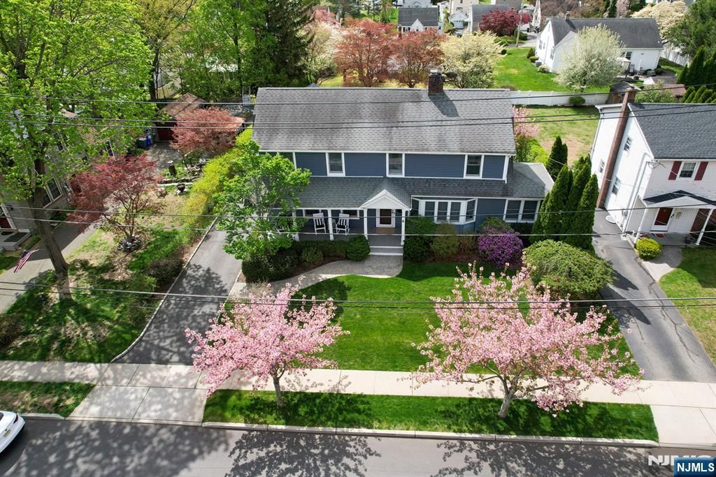 Photo of 6 Long Avenue, Mahwah, NJ 07430 (MLS # 26011845)