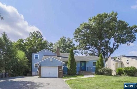 Photo of 322 Hickory Avenue, Bergenfield, NJ 07621 (MLS # 26034878)
