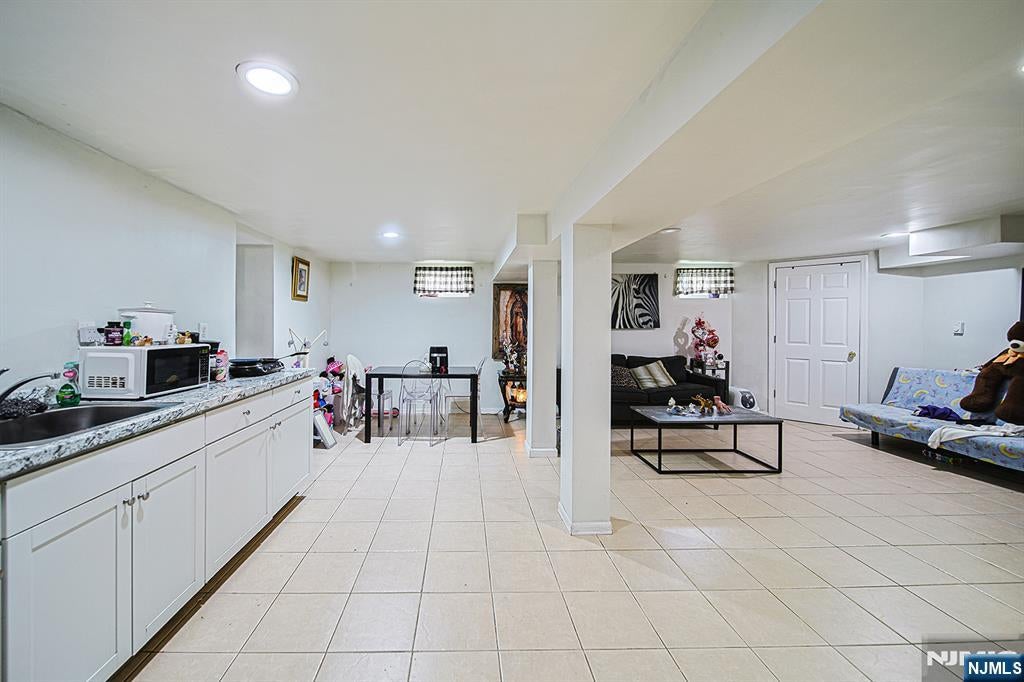 322 Hickory Avenue