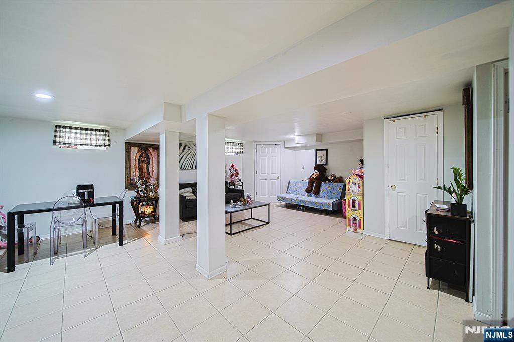 322 Hickory Avenue