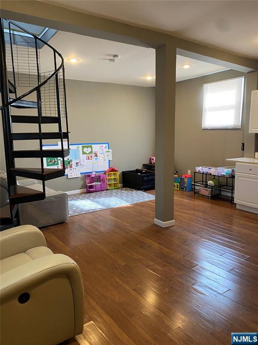 A well-maintained, duplex-style 900 SF of office space and 500 SF of warehouse space in in a prime Teaneck town center. One parking space and public parking across the street . Highways including I-95, I-80, RT4, and RT46 are within a five-minute drive, and a New York City bus stop is directly in front of the building. Excellent transportation access.