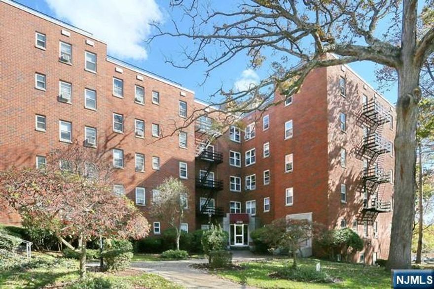 Well maintained 1 bedroom & 1 bathroom unit in a quiet mid-rise building with elevator. Hardwood floors throughout, heating and hot water are included. Designated parking space outside. Laundry on-site. Commuter's delight with convenient NYC mass transit just steps away and only a few minutes to GWB and major highways. Located just around the bend to Linwood Plaza, close to the business district, shopping, restaurants, and schools.