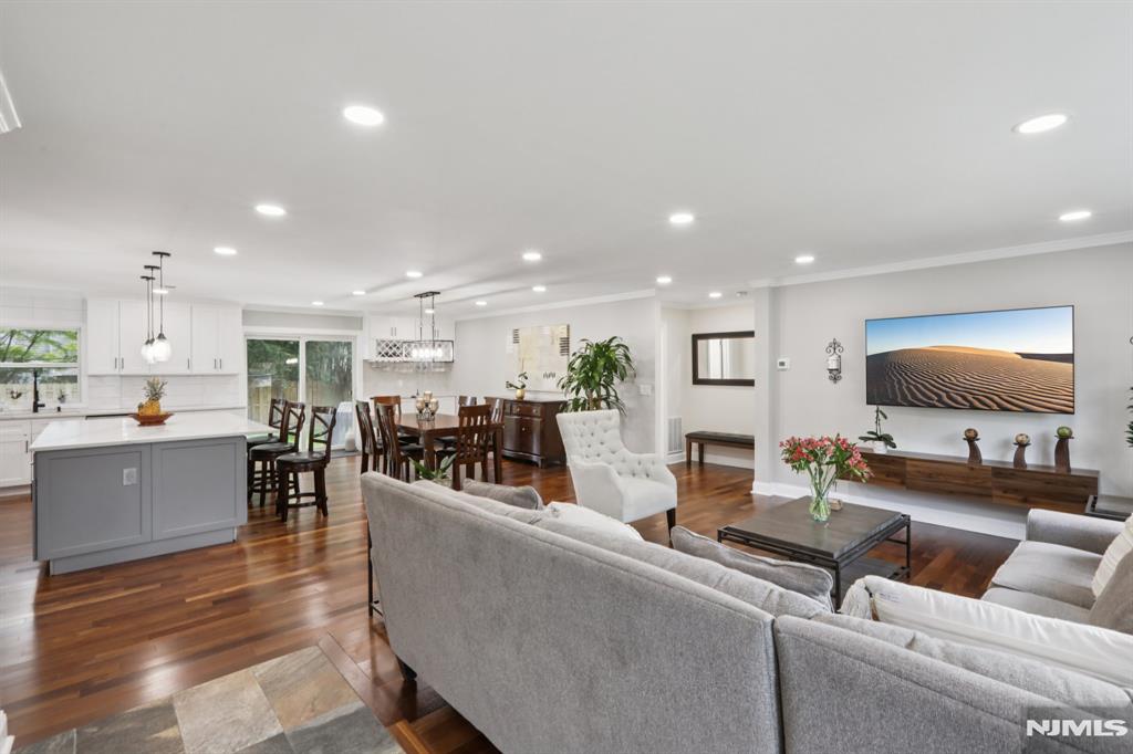 557 Roosevelt Avenue