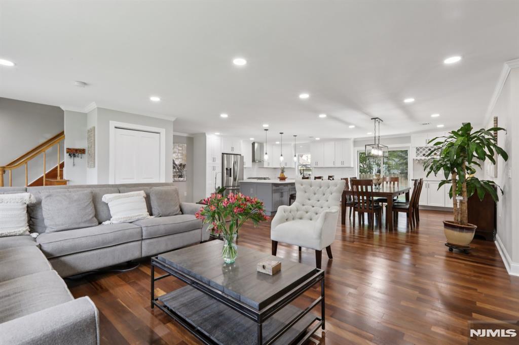 557 Roosevelt Avenue