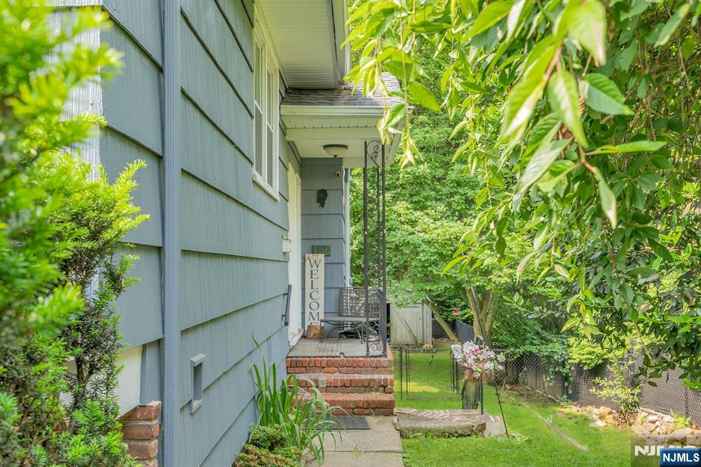 106 Hillside Avenue