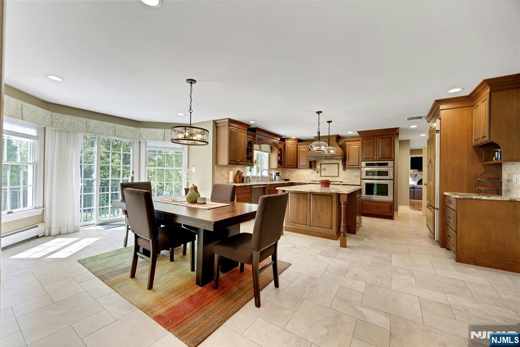 4 Swan Hollow Court