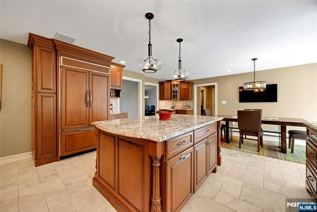 4 Swan Hollow Court