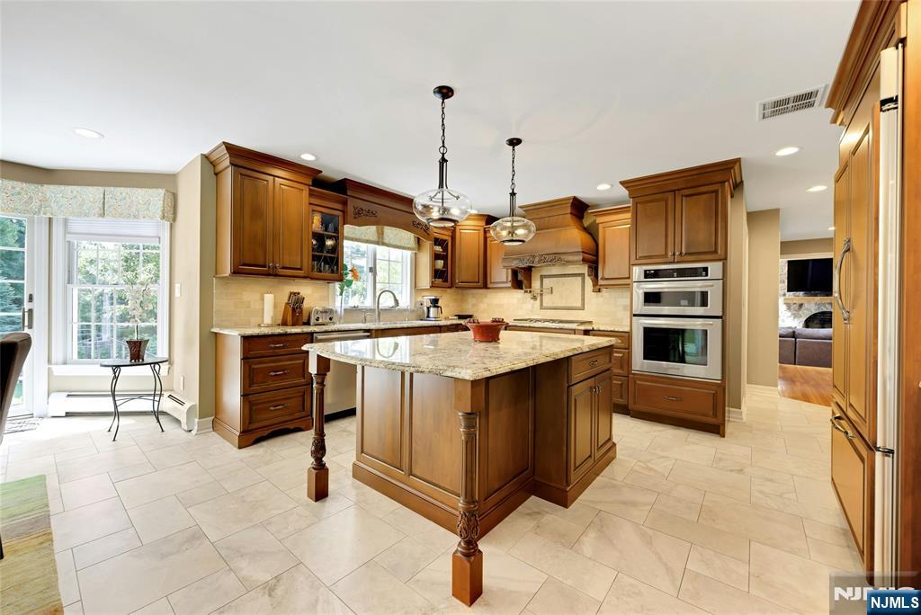 4 Swan Hollow Court