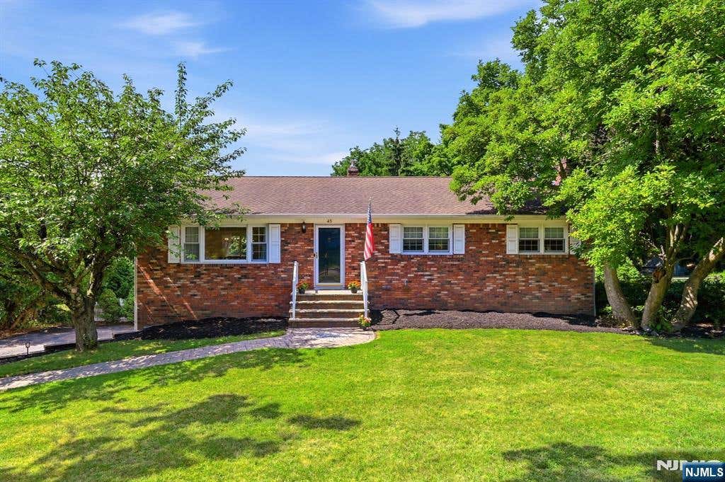 Photo of 45 Ravine Avenue, Wyckoff, NJ 07481 (MLS # 26025669)