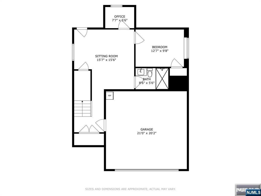 Main image without alt text