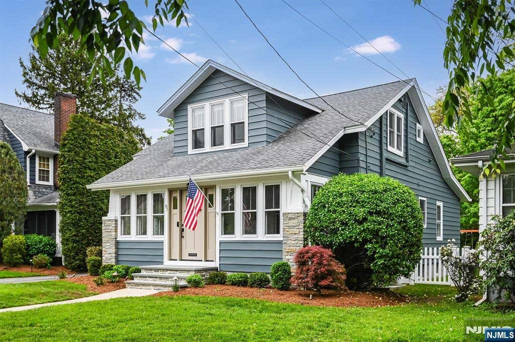 Photo of 65 Ferndale Avenue, Glen Rock, NJ 07452 (MLS # 26024832)